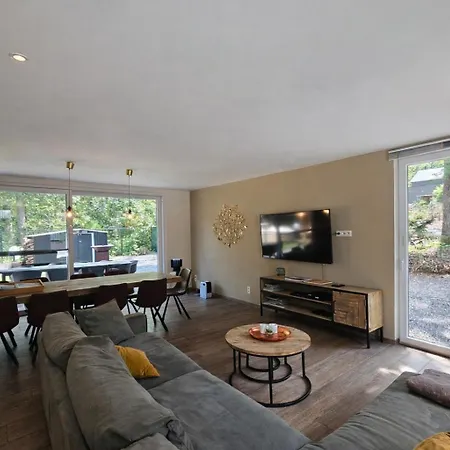 Дом отдыха L'antre Nous - - Sauna & Hottub 9 Pers Дюрбюи