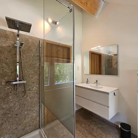 Дом отдыха L'antre Nous - - Sauna & Hottub 9 Pers Дюрбюи